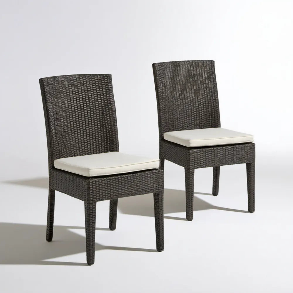 Zestaw 2 krzeseł ogrodowych z technorattanu PE brązowych z kremowymi poduszkami 45 x 56 x 88 cm